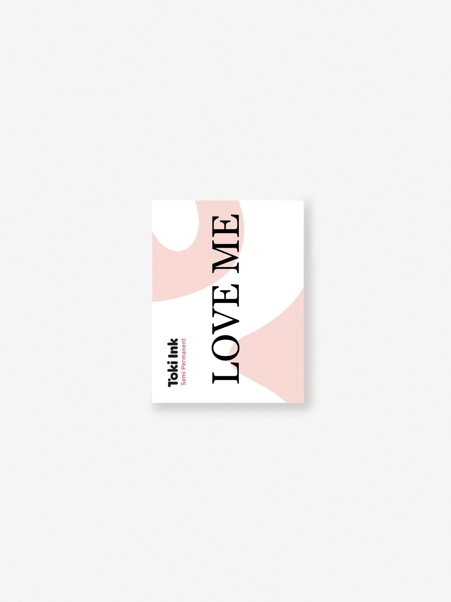 Schriftzug ' LOVE ME '